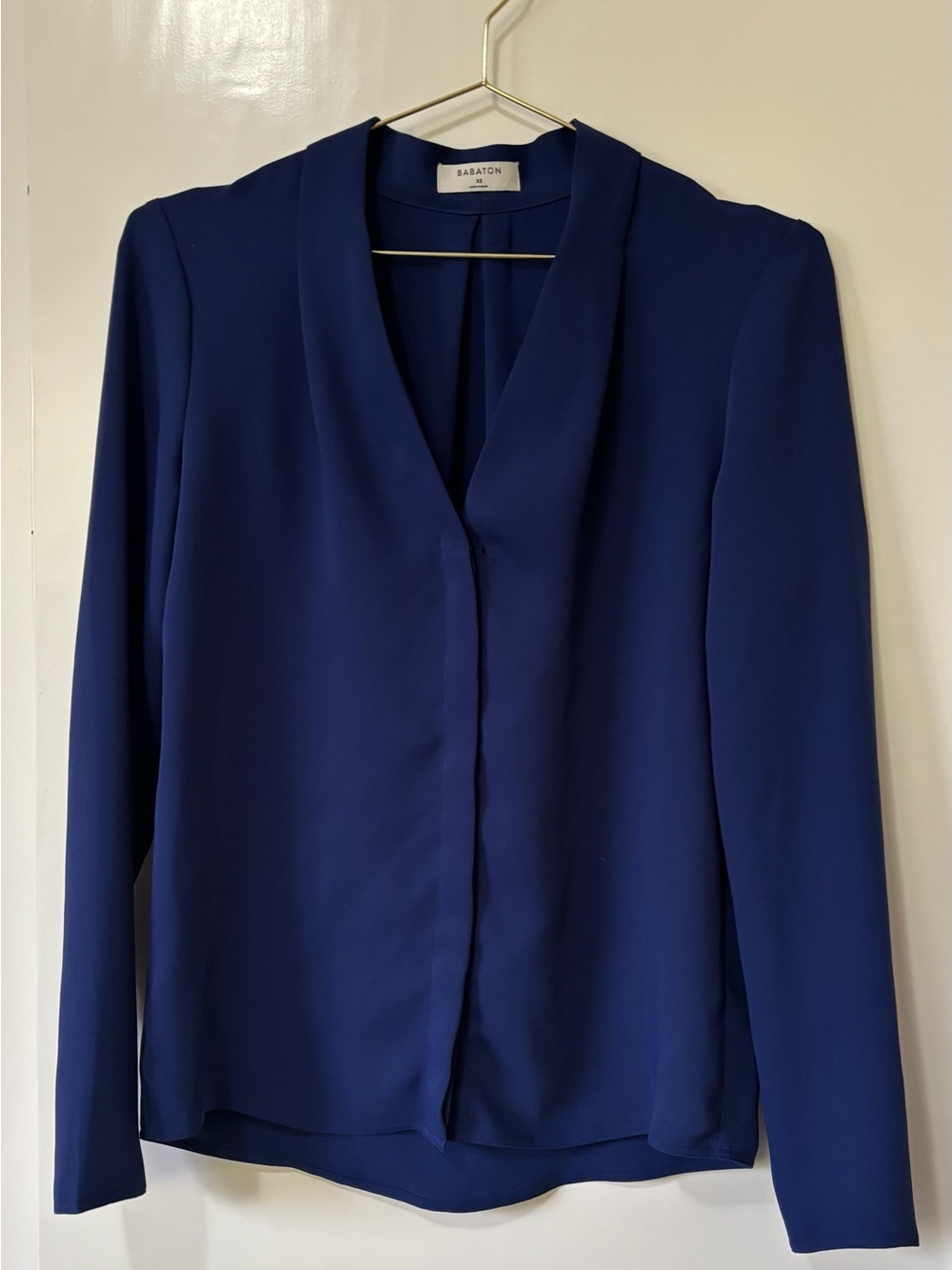 Babaton| Aritzia| Royal Blue Power Blouse V-Neck Long Sleeve Top Sz XS - Picture 2 of 6